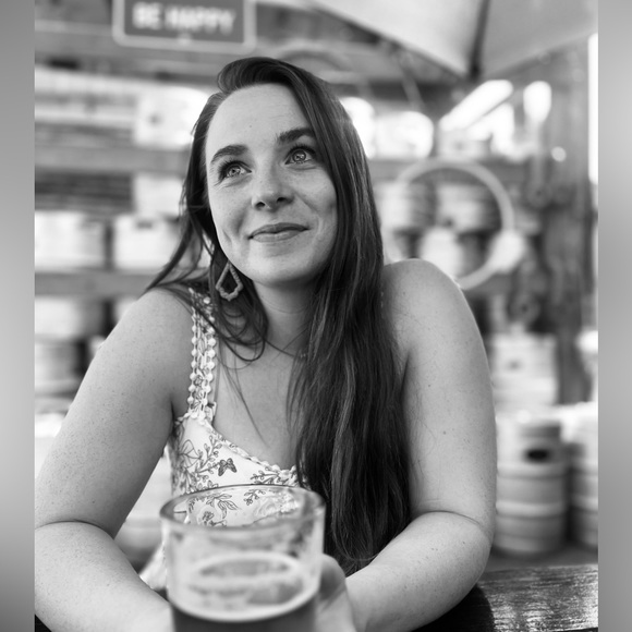 Like this listing to know when I’m live! - Picture 2 of 4